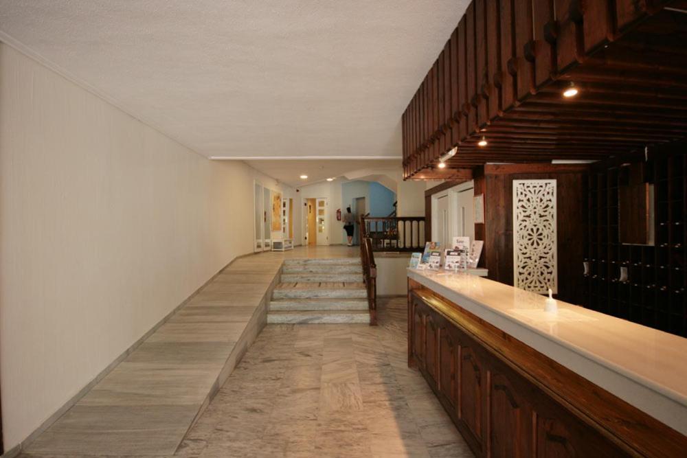 Theodorou Beach Hotel Apartments プサリビ エクステリア 写真