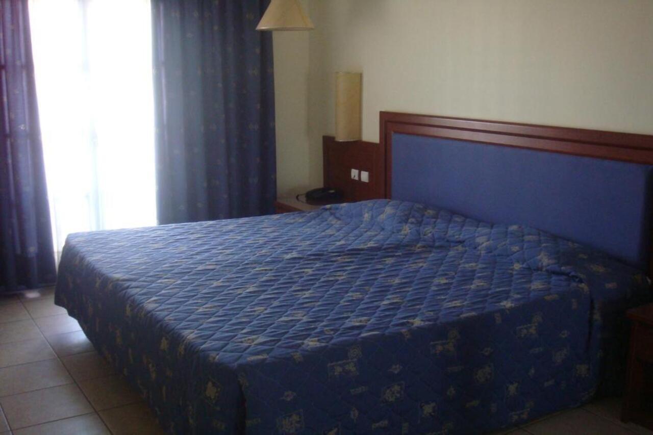 Theodorou Beach Hotel Apartments プサリビ エクステリア 写真