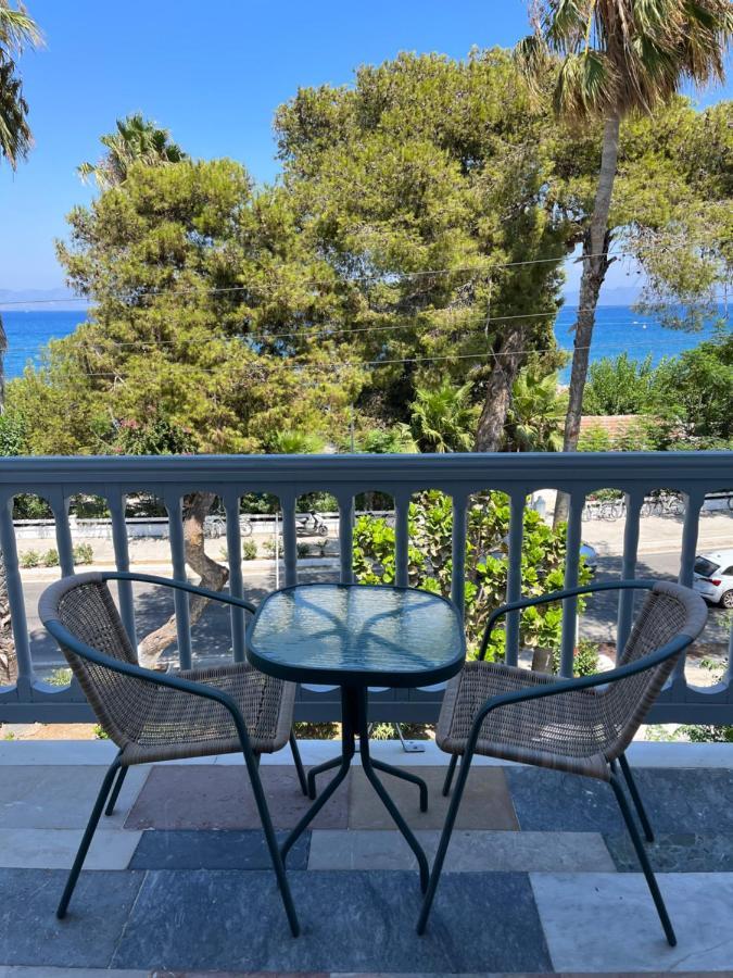 Theodorou Beach Hotel Apartments プサリビ エクステリア 写真