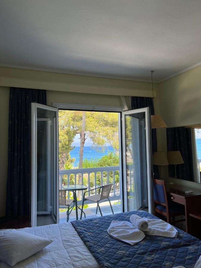 Theodorou Beach Hotel Apartments プサリビ エクステリア 写真
