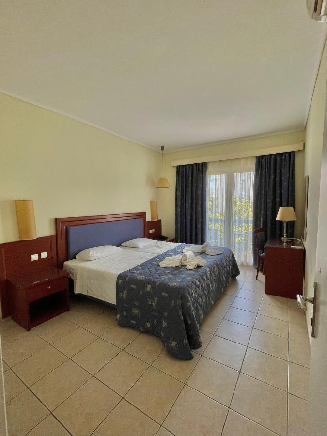 Theodorou Beach Hotel Apartments プサリビ エクステリア 写真