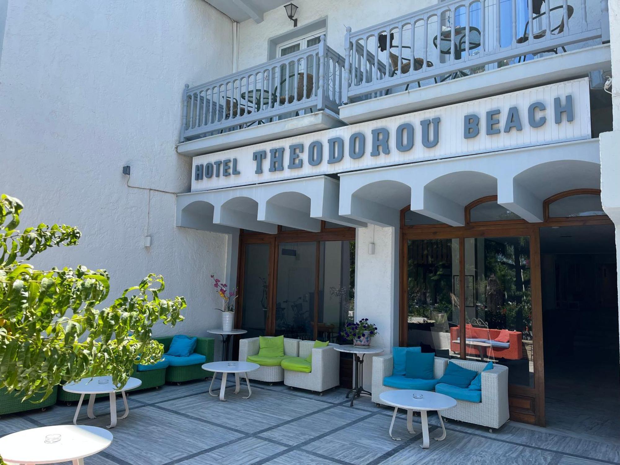 Theodorou Beach Hotel Apartments プサリビ エクステリア 写真