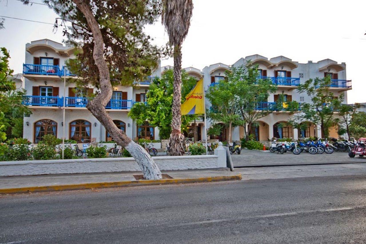 Theodorou Beach Hotel Apartments プサリビ エクステリア 写真