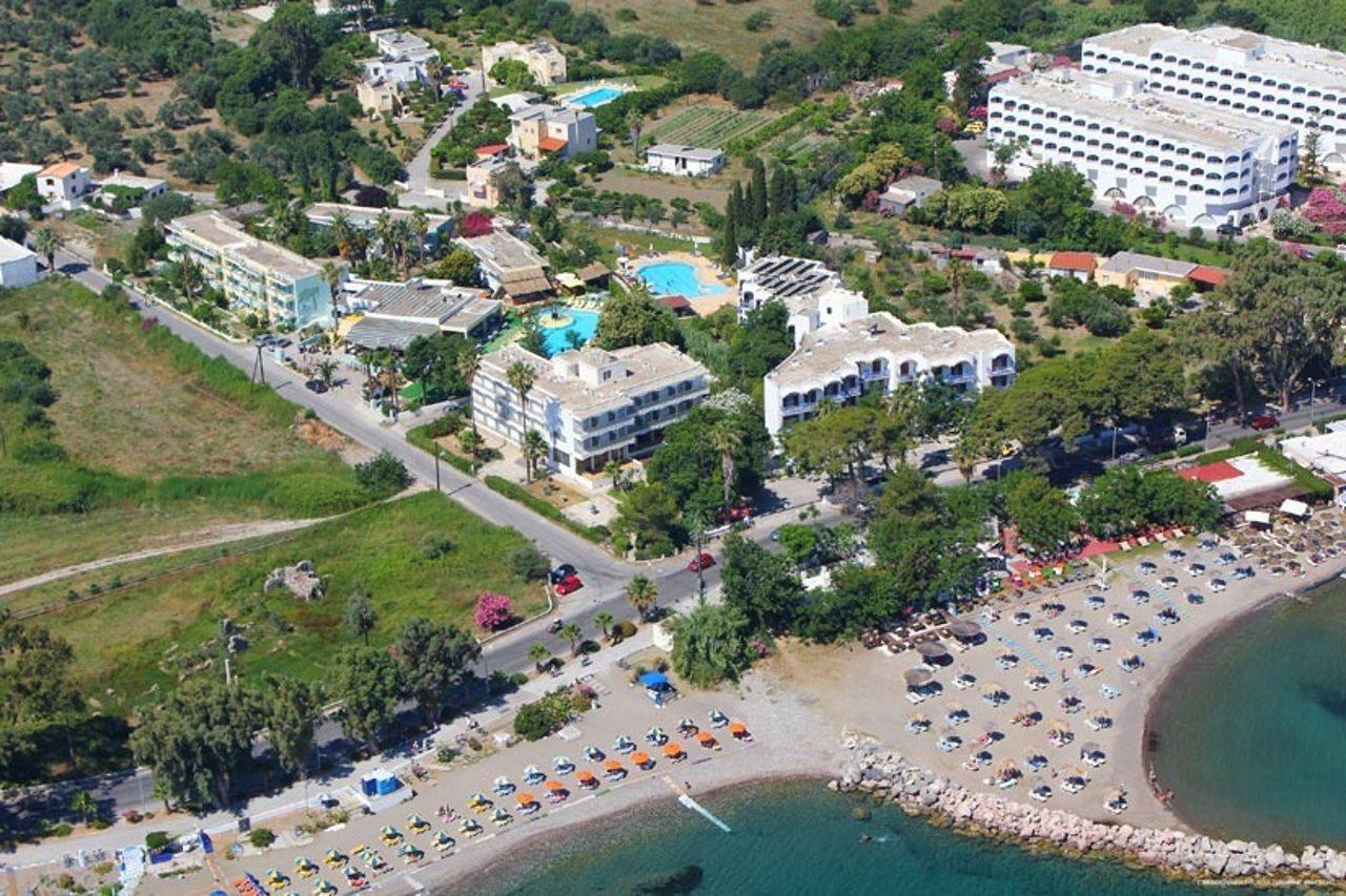 Theodorou Beach Hotel Apartments プサリビ エクステリア 写真
