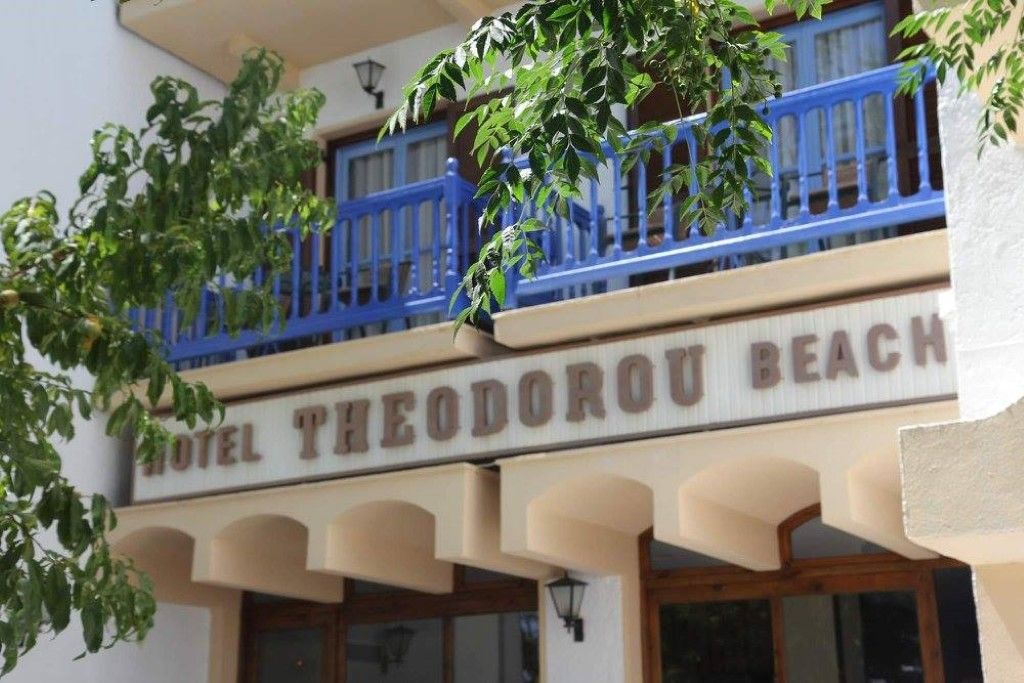 Theodorou Beach Hotel Apartments プサリビ エクステリア 写真
