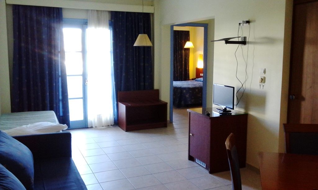 Theodorou Beach Hotel Apartments プサリビ エクステリア 写真