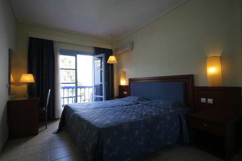 Theodorou Beach Hotel Apartments プサリビ エクステリア 写真